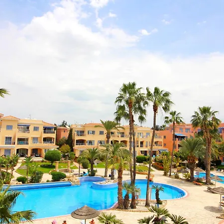 Апартаменты Limnaria Gardens Пафос