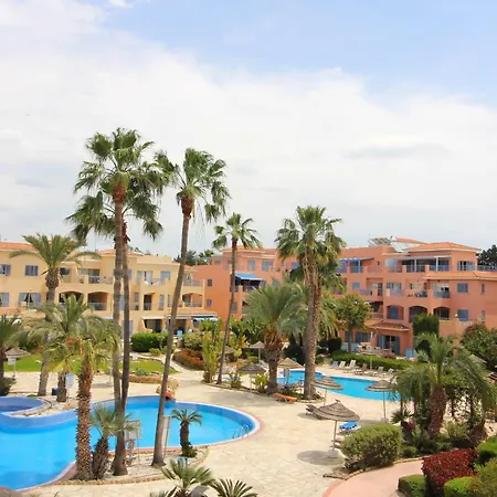 Limnaria Gardens Пафос
